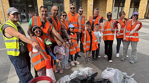 litter pick around Brooklands Square, August 2025