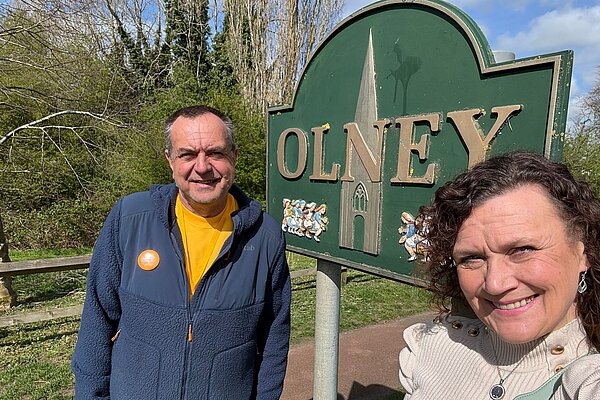 Sign for Olney with Scott Humphries and Tara Jefferies